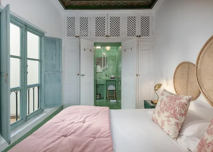 Riad Le J